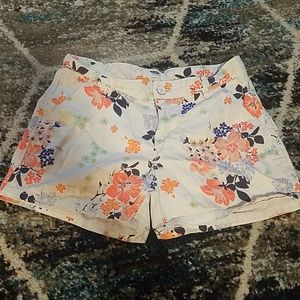 Flowery shorts
